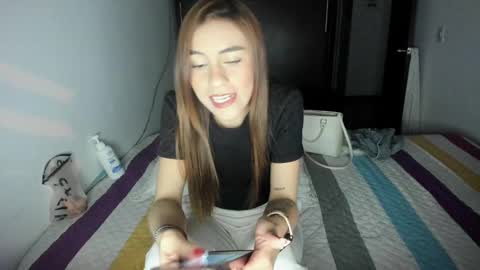 instagram  nueela   online show from December 5, 2024, 11:51 pm