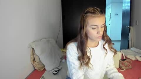 instagram  nueela   online show from January 21, 2025, 12:46 am