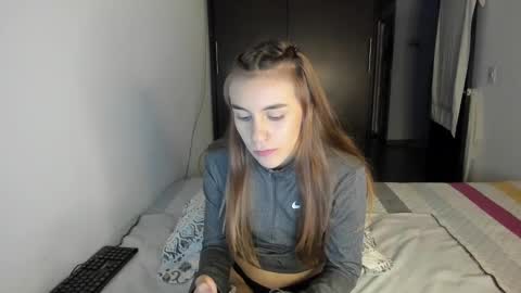 instagram  nueela   online show from February 20, 2025, 11:54 pm