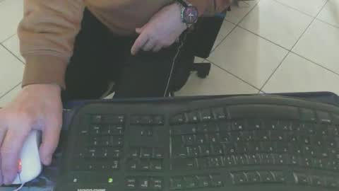 Snapshot of maly246 chatting on January 13, 2026, 9:03 am maly246 online show from January 13, 2026, 9:03 am