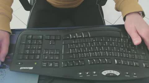 Snapshot of maly246 chatting on February 16, 2026, 10:33 am maly246 online show from February 16, 2026, 10:33 am