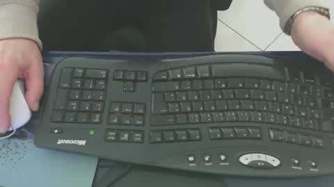 Snapshot of maly246 chatting on February 23, 2026, 8:44 am maly246 online show from February 23, 2026, 8:44 am