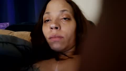 mamabear12052 online show from June 1, 2026, 12:45 am
