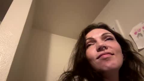 Snapshot of mamakinchen24 chatting on December 5, 2024, 6:32 am Deja Jonjon online show from December 5, 2024, 6:32 am