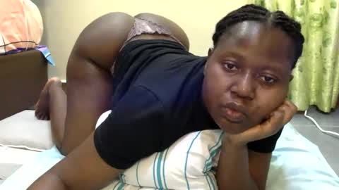 Snapshot of mamasita2023 chatting on October 10, 2025, 2:38 pm mamasita2023 online show from October 10, 2025, 2:38 pm