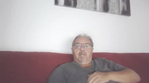 Snapshot of mambow99 chatting on January 19, 2025, 7:15 pm OLDMANFREE online show from January 19, 2025, 7:15 pm
