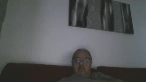 Snapshot of mambow99 chatting on January 18, 2026, 8:23 pm OLDMANFREE online show from January 18, 2026, 8:23 pm