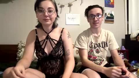 Snapshot of mamiclouds chatting on March 2, 2025, 2:41 am MamiCloudz online show from March 2, 2025, 2:41 am