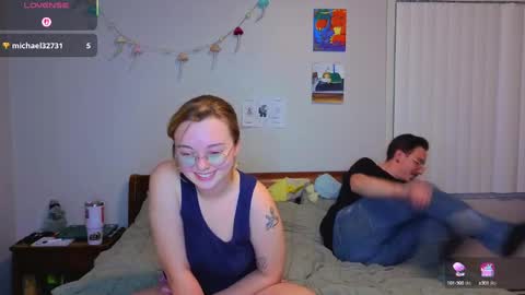 Snapshot of mamiclouds chatting on October 6, 2025, 2:09 am MamiCloudz online show from October 6, 2025, 2:09 am