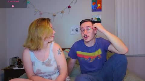 Snapshot of mamiclouds chatting on October 30, 2025, 1:18 am MamiCloudz online show from October 30, 2025, 1:18 am