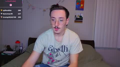 Snapshot of mamiclouds chatting on November 13, 2025, 1:37 am MamiCloudz online show from November 13, 2025, 1:37 am