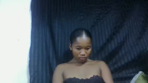 Snapshot of mamieriela chatting on February 8, 2026, 9:34 am mamieriela online show from February 8, 2026, 9:34 am