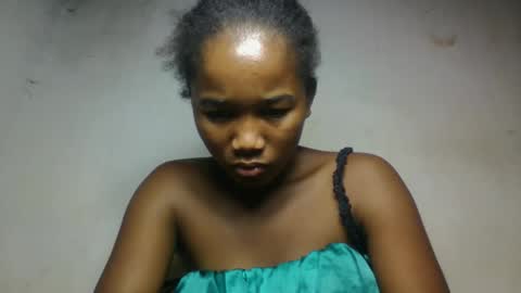 Snapshot of mamieriela chatting on February 18, 2026, 7:54 pm mamieriela online show from February 18, 2026, 7:54 pm