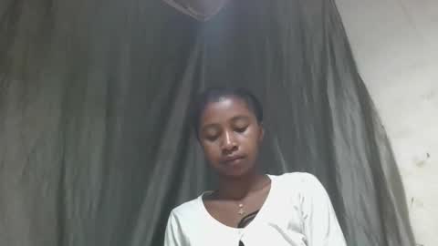 Snapshot of mamieriela chatting on April 20, 2026, 6:27 am mamieriela online show from April 20, 2026, 6:27 am