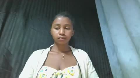 Snapshot of mamieriela chatting on April 22, 2026, 7:15 pm mamieriela online show from April 22, 2026, 7:15 pm