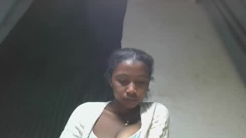 Snapshot of mamieriela chatting on May 7, 2026, 7:25 am mamieriela online show from May 7, 2026, 7:25 am