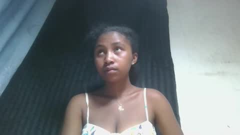 Snapshot of mamieriela chatting on May 8, 2026, 9:25 am mamieriela online show from May 8, 2026, 9:25 am