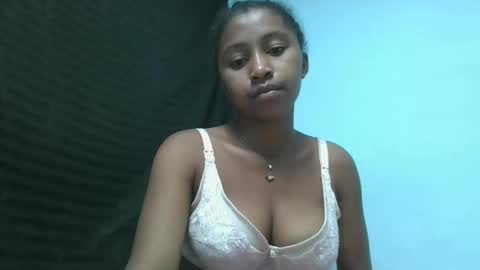 Snapshot of mamieriela chatting on May 18, 2026, 1:39 pm mamieriela online show from May 18, 2026, 1:39 pm