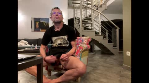 Snapshot of man38110 chatting on January 7, 2025, 8:10 pm man38110 online show from January 7, 2025, 8:10 pm