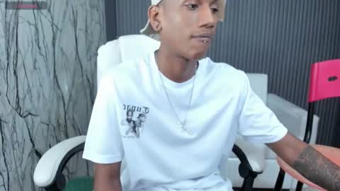 man_san11 online show from November 10, 2025, 2:27 pm