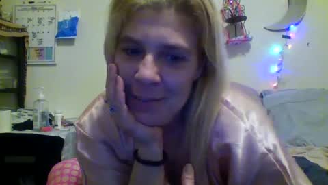 mindy22 online show from February 2, 2025, 2:06 am