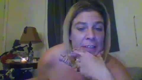 mindy22 online show from October 15, 2025, 9:42 am