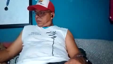 mandrilo7379 online show from April 18, 2026, 8:51 am