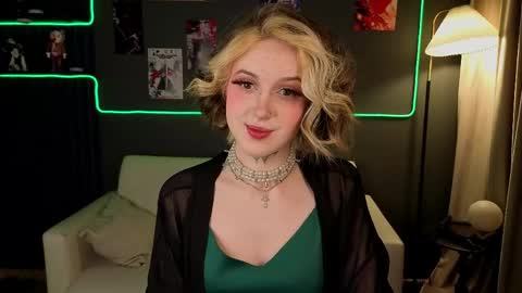 Luna online show from April 29, 2026, 10:16 pm