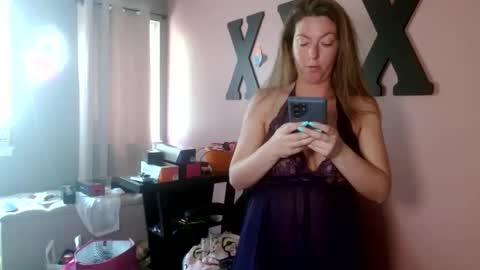 Snapshot of mandybabyxxx chatting on May 10, 2026, 5:51 pm MandyBabyXXX online show from May 10, 2026, 5:51 pm