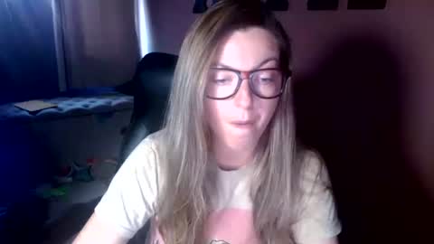 Snapshot of mandybabyxxx chatting on July 9, 2026, 12:37 am MandyBabyXXX online show from July 9, 2026, 12:37 am