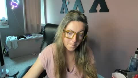 Snapshot of mandybabyxxx chatting on July 28, 2026, 10:53 pm MandyBabyXXX online show from July 28, 2026, 10:53 pm