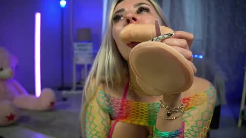 Anto Lovense is Active My pleasure is in your hands Private is Open online show from May 22, 2026, 7:59 am