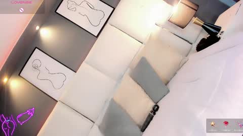 manellyksparklee online show from April 25, 2026, 2:14 pm