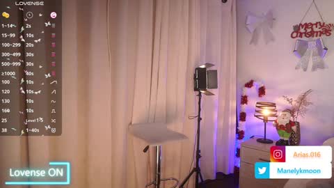 Snapshot of manelyk_10 chatting on December 10, 2024, 8:27 pm online show from December 10, 2024, 8:27 pm