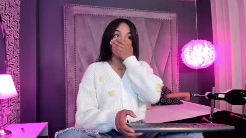 manelyk_evanss online show from February 13, 2026, 4:14 pm