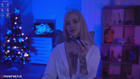 Snapshot of manifreyja chatting on January 10, 2025, 12:49 am Amelie online show from January 10, 2025, 12:49 am