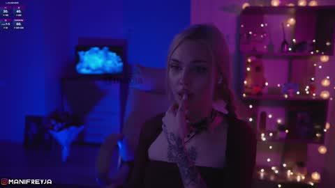 Snapshot of manifreyja chatting on January 31, 2025, 11:13 pm Amelie online show from January 31, 2025, 11:13 pm