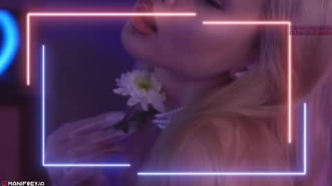 Snapshot of manifreyja chatting on February 16, 2025, 6:32 pm Amelie online show from February 16, 2025, 6:32 pm