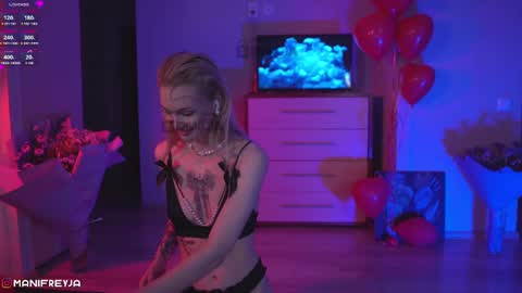 Snapshot of manifreyja chatting on February 27, 2025, 10:42 pm Amelie online show from February 27, 2025, 10:42 pm