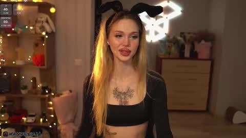 Snapshot of manifreyja chatting on October 9, 2025, 9:13 pm Amelie online show from October 9, 2025, 9:13 pm