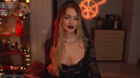 Snapshot of manifreyja chatting on October 24, 2025, 8:38 pm Amelie online show from October 24, 2025, 8:38 pm