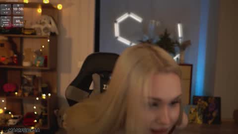 Snapshot of manifreyja chatting on February 11, 2026, 9:42 pm Amelie online show from February 11, 2026, 9:42 pm