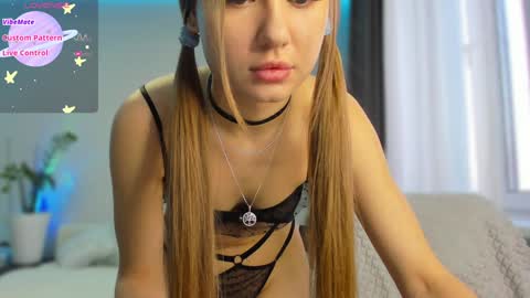 Snapshot of manita_misti chatting on January 8, 2025, 9:00 am Manita online show from January 8, 2025, 9:00 am