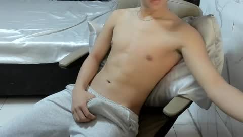 Snapshot of manofyour_lustxx chatting on April 14, 2026, 9:21 pm MR. JAY online show from April 14, 2026, 9:21 pm