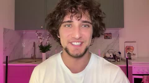 manolein online show from October 16, 2025, 10:11 pm