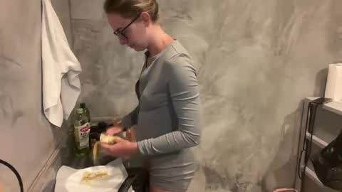 Manon hottie online show from April 22, 2026, 1:56 pm