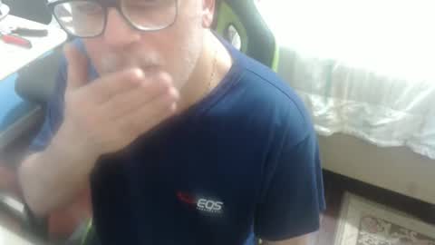 Snapshot of manotcheblu chatting on October 31, 2025, 12:55 am manotcheblu online show from October 31, 2025, 12:55 am