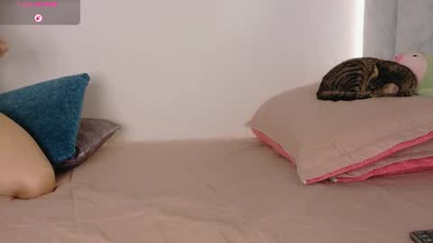 Snapshot of manu_montoya_ chatting on July 30, 2026, 6:45 am Manu online show from July 30, 2026, 6:45 am