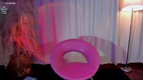 Snapshot of manu_nyx chatting on May 22, 2026, 7:48 am manu velezz Help me to get to 100 thumbs ups Tip 25tks Rate me online show from May 22, 2026, 7:48 am