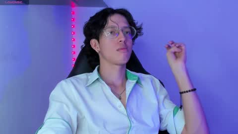 Manuel online show from March 1, 2025, 7:48 pm